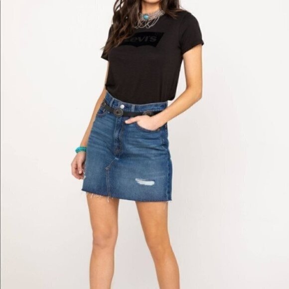 NWT Levi’s High Rise Distressed Blue Dark Wash Denim Jeans Mini Skirt Size 25 - Picture 1 of 8